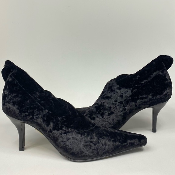 Vintage Cole Haan Black Velvet Low Heeled Sock Booties Size 8.5 - Picture 10 of 12